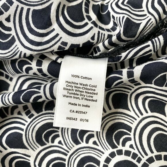 TALBOTS Black White Scalloped Print Crochet Detail Popover Blouse Medium 3/4 - Picture 8 of 11